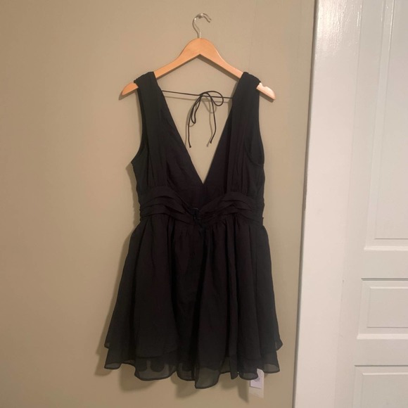 NWT Abercrombie & Fitch Flirty Drama Mini Dress in Black Size Large - Picture 5 of 10